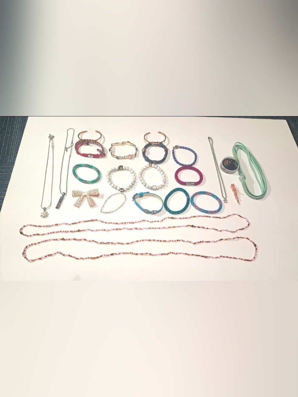 Costume Jewelry Lot - 15+ Pcs Bracelets, Necklaces, Bow Hair Clip, Beads